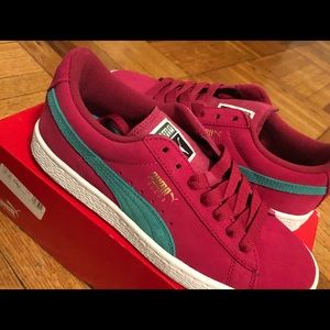 Suede Pumas size 5.5, BRAND NEW
